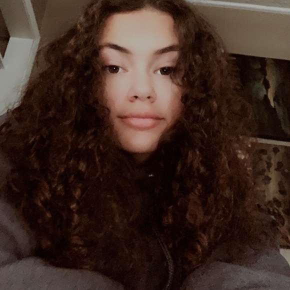 Meet your Posher, Mckensey - Picture 1 of 1